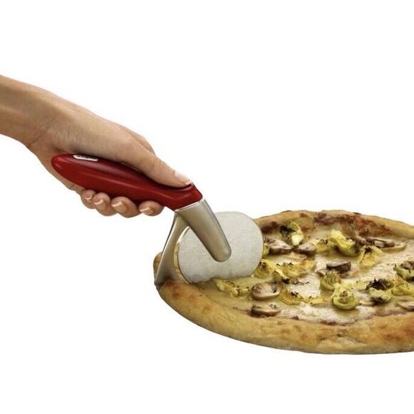 Zyliss Pizza Slicer with Crust Cutter Snap-on Blade Cover Removable Cutter Wheel - Picture 2 of 9